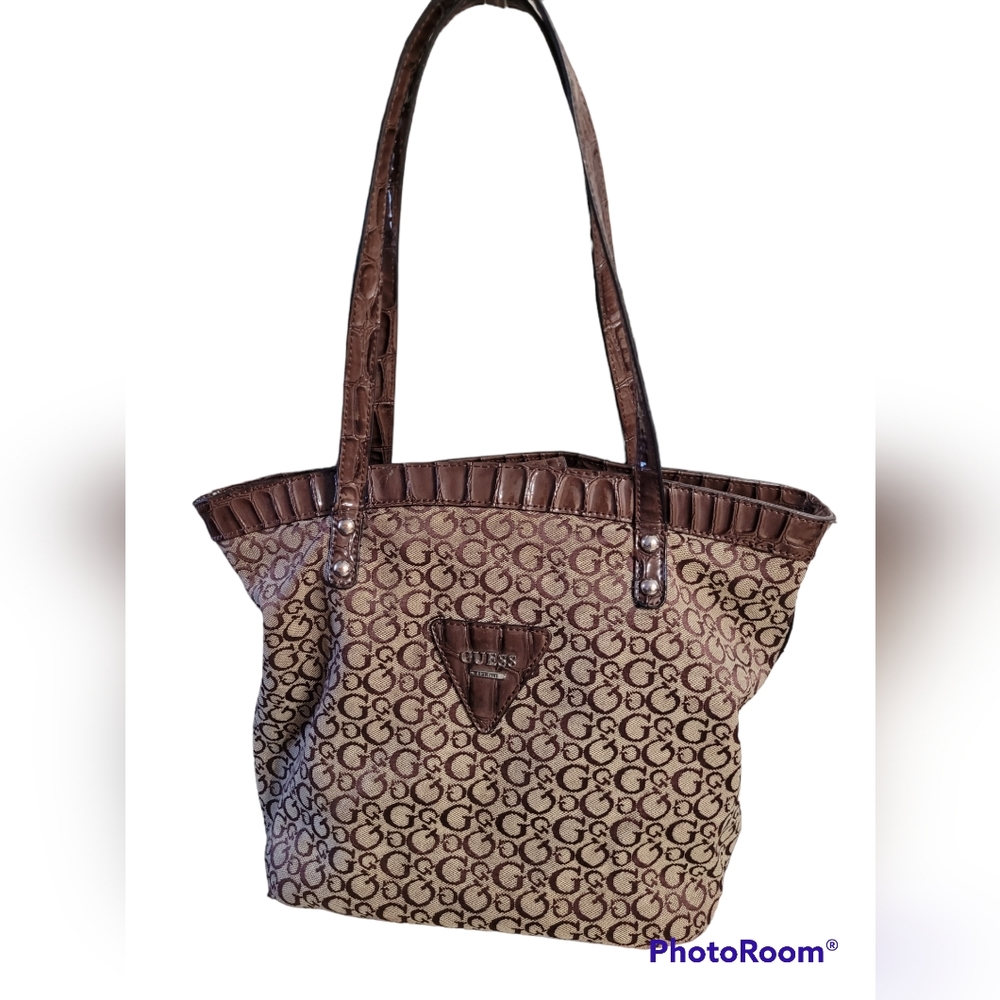 GUESS PURSE